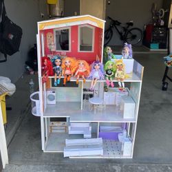 Rainbow High Doll House