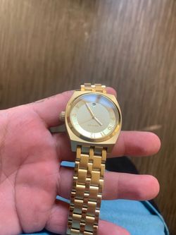 Nixon watch