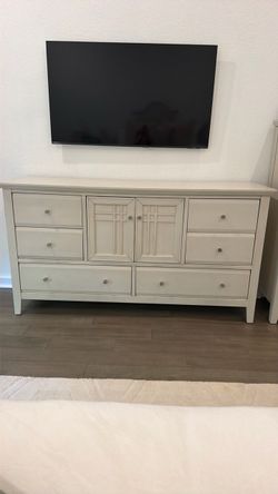Wide Dresser