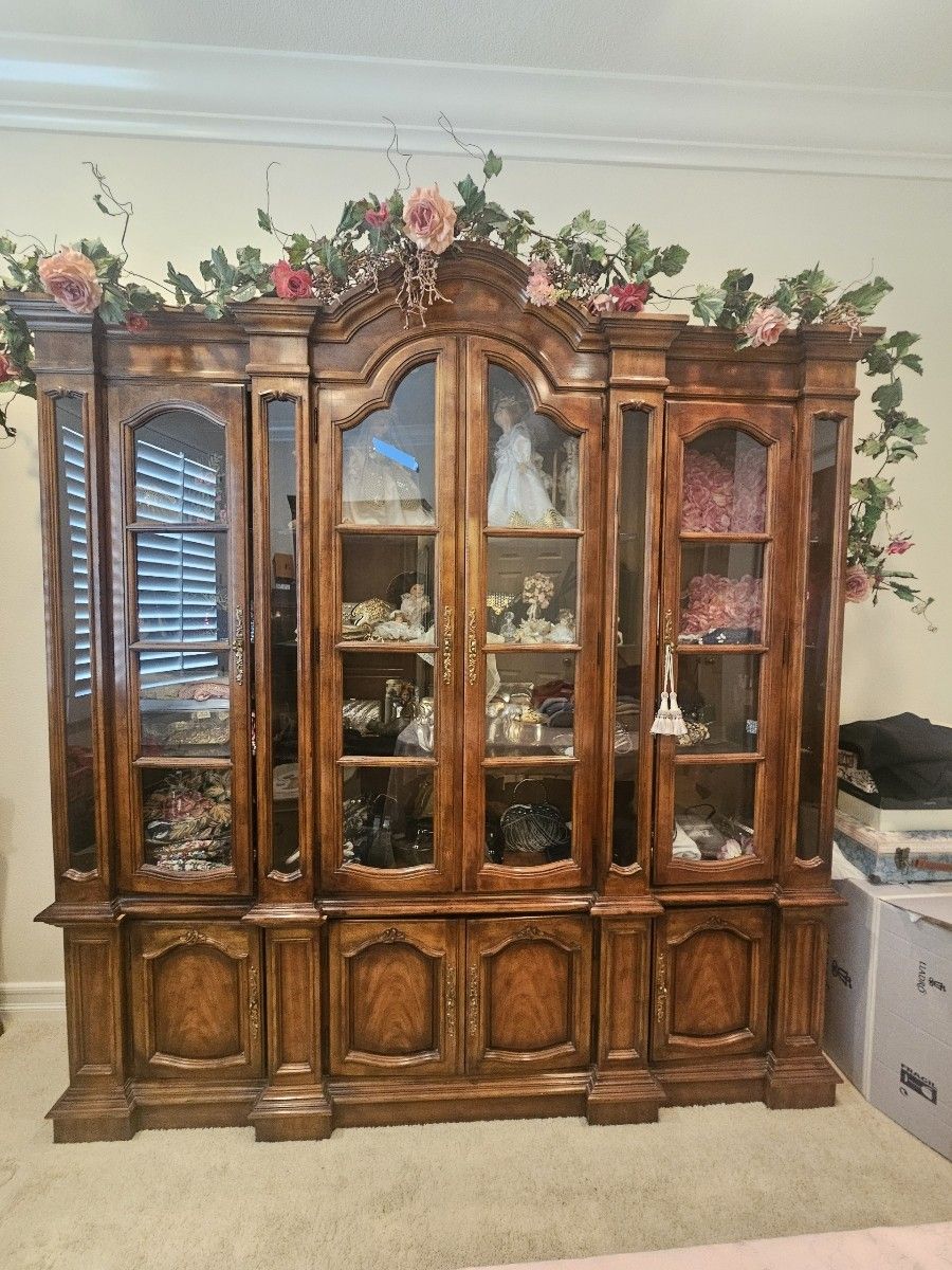 Vintage China Cabinet With Lighting