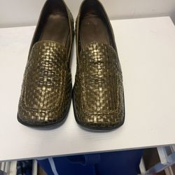 Woman Shoes Size 7 1/2 M