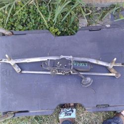 Suzuki xl7 Windshield wiper motor with transmission