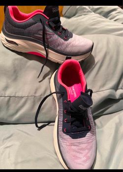 Skechers GOrun Sneakers Gray Pink
