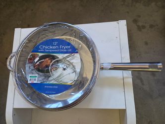 12-inch chicken fryer with a glass lid