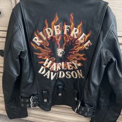 Almost Brand New Harley Davidson Womens Jacket