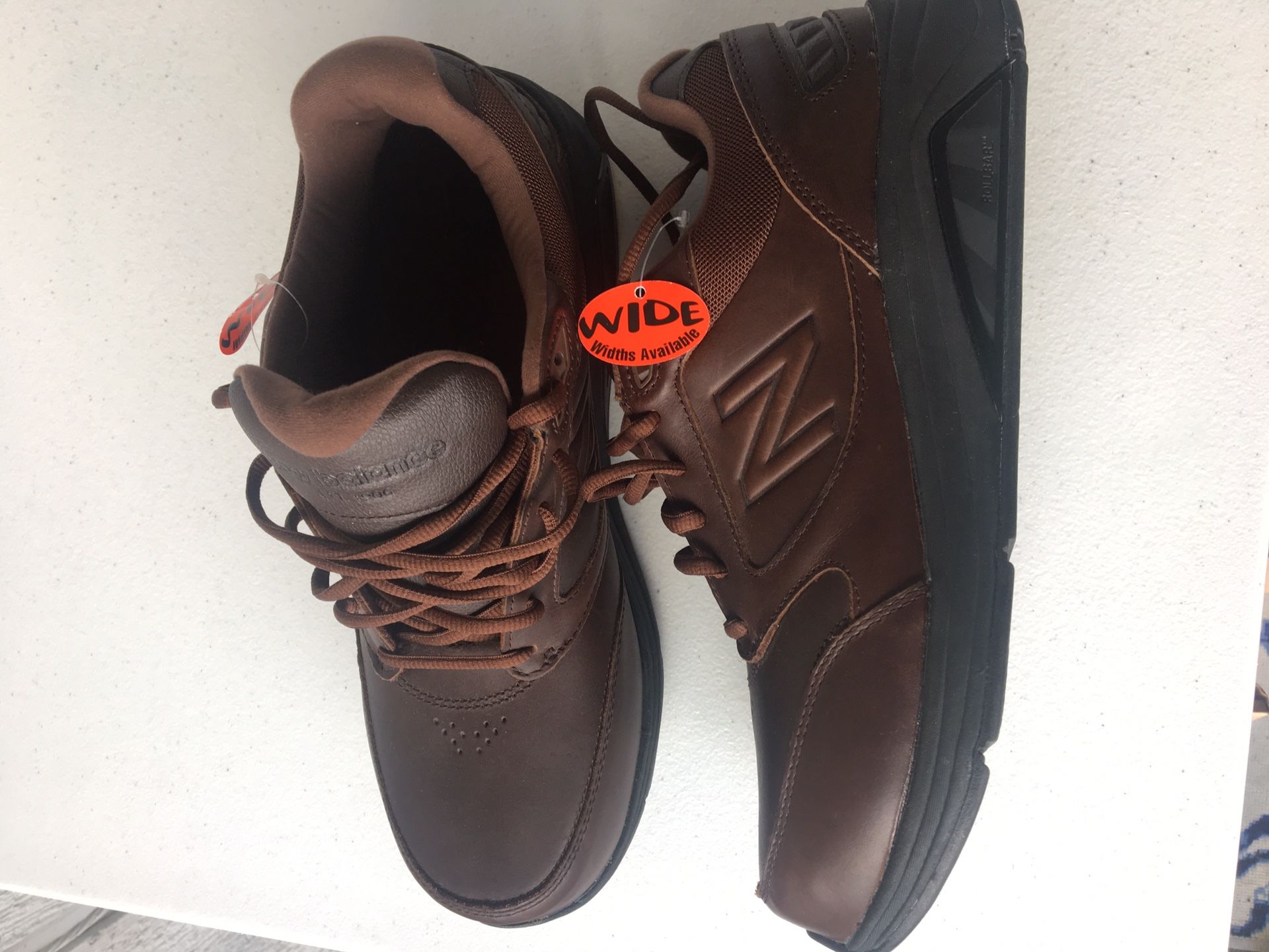 New balance roll bar 10.5 brand new!!!