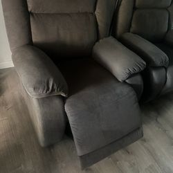 2 Recliners