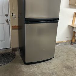 Whirlpool Refrigerator 