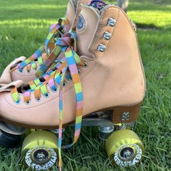 Moxi Beach Bunny Women's Roller Skates Size 5 Peach Yellow Wheels Rainbow Laces