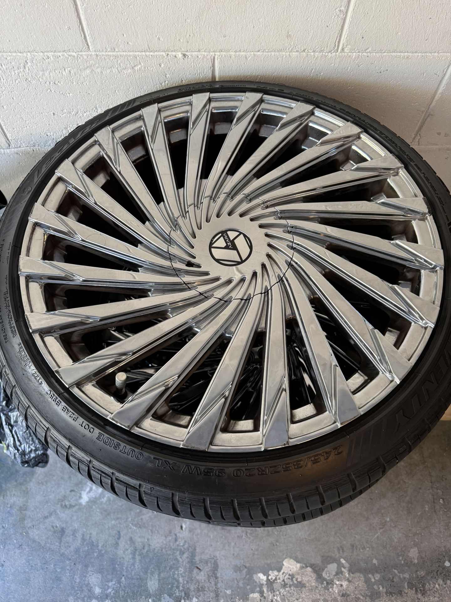 20” Azara Rims And Tires