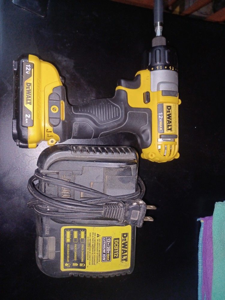12v DEWALT DRILL