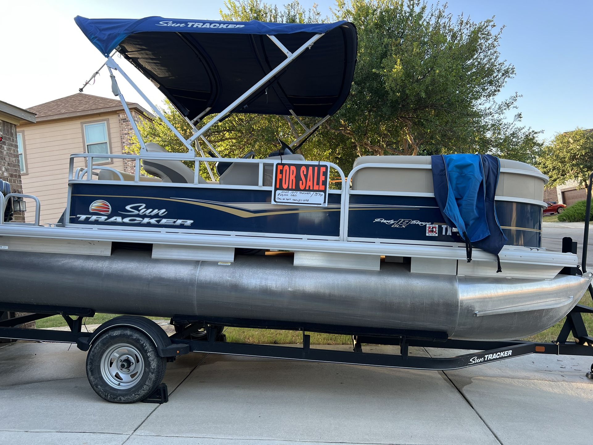 2020 Sun Tracker DXL