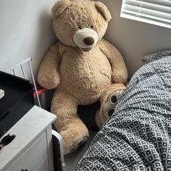 Giant Teddy Bear 