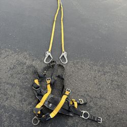 FallTech  Journeyman Tower Climber  6 D-rings, Dorsal, Sternal, Side, Seat; Yoke/Leg Pads; QC Chest/TB legs; Alum. Reinforced Padded Seat