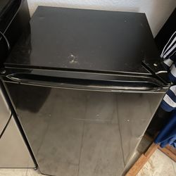 Mini Fridge 