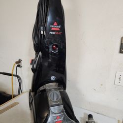 Bissell Carpet Cleaning Vacuum 