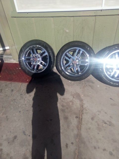 Flawless chevy OEM Chrome 16s