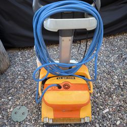 Wave 65 Commercial Robotic Swimming Pool Cleaner