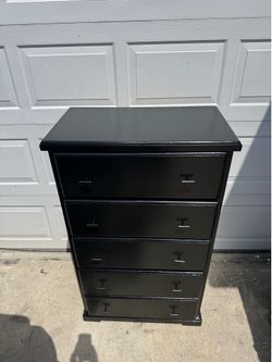 Modern Tall Wooden Dresser Chest 5 Drawers - Gloss Black Finish