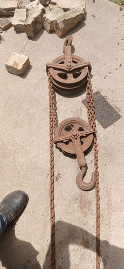 Antique blue boy chain hoist