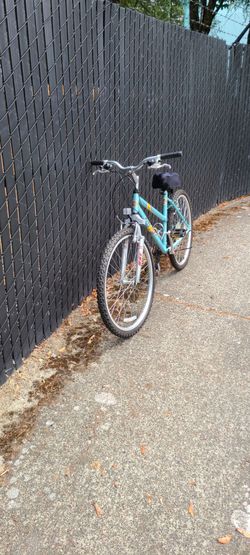 Rockridge Motiv 21 Speed Shimano Mountain Bike