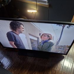 55 Inch Tv W Remote N Roku , Can Deliver For Xtra $5