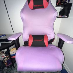 AK Racing gaming chair
