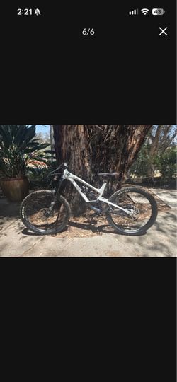 Mountain Bike with Maxxis Tires