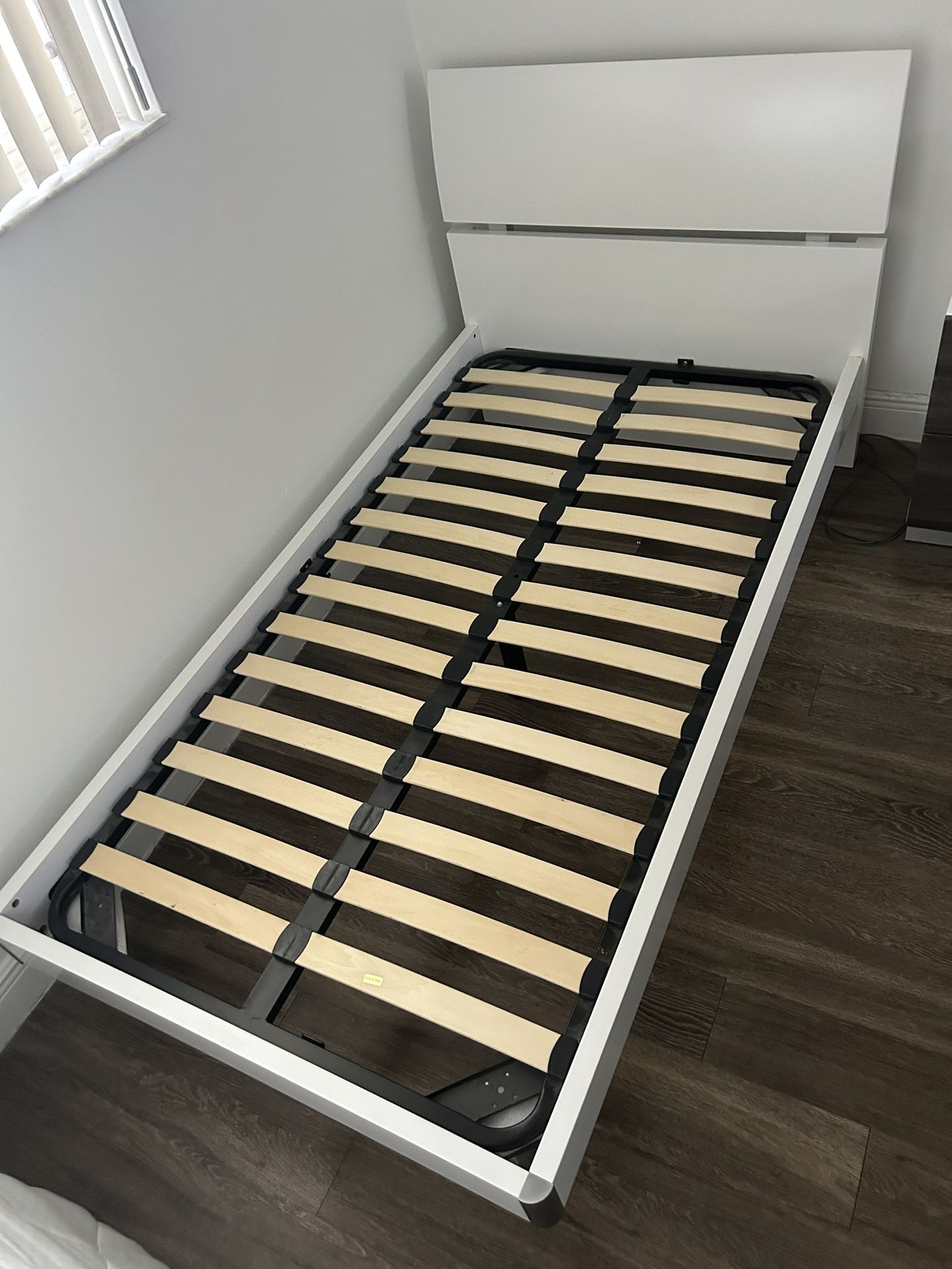 Twin Bed Frame & Mattress 