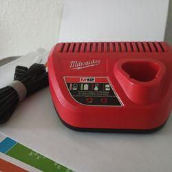 Milwaukee M12 Charger