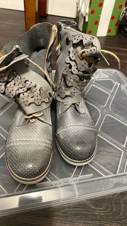 Onako Women Boots Size  40