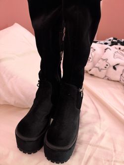 Demonia boots size 8