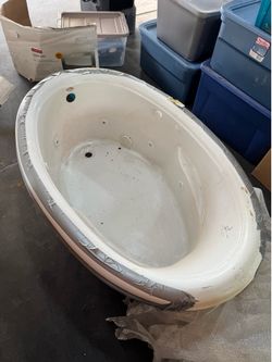 Drop in soaker tub
