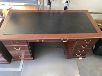 Desk and 3 Cabinets 