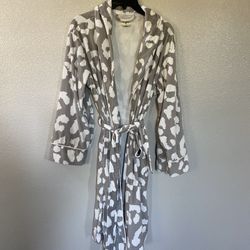 Women’s robe