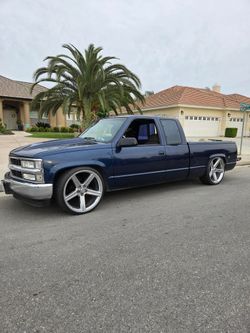 93 Silverado 5.7 engine Clean title on 24s irocs tags just expired 4 days ago has back bags new ones too not install yet and new compressor mainly for