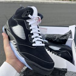 Jordan 5 Black Metallic Reimagined 