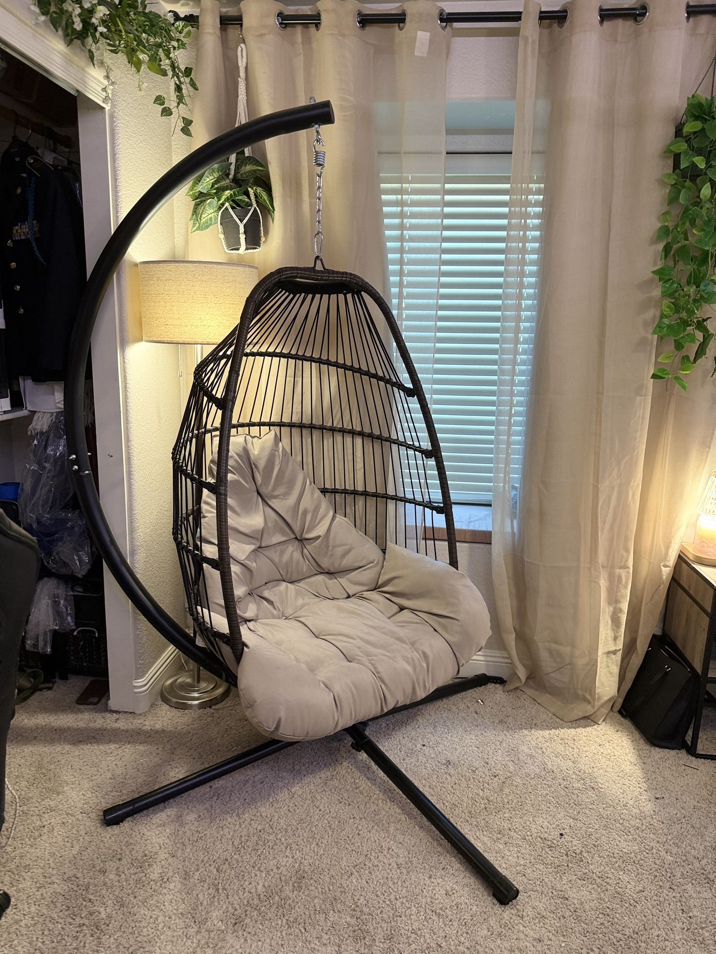 Hanging Egg Chair