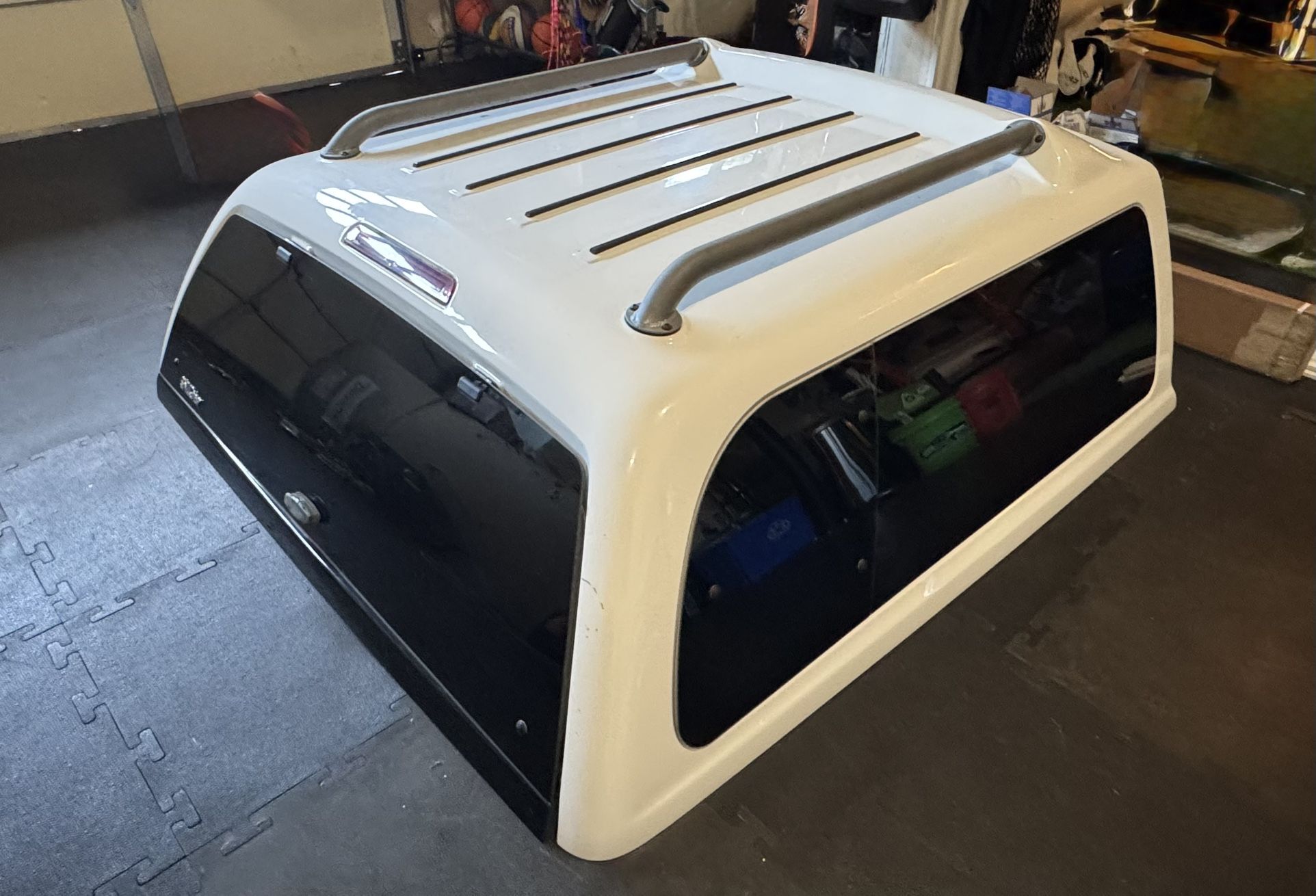 SnugTop XTR Canopy – Fits 2004-2008 F-150 (5.5”’ Bed) – $700 – Puyallup