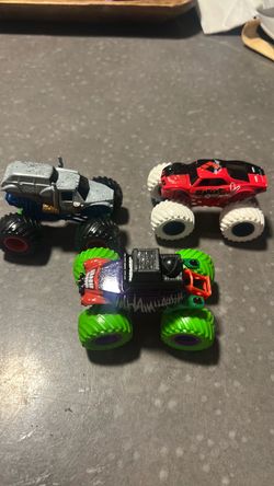 Hot Wheels Monster Trucks DC Comics 3-Pack