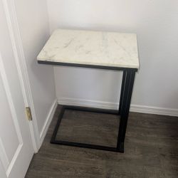 Marble end/side table black & white