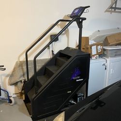 StepMill 7000PT: StairMaster  Commercial Grade