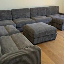 New 7 Piece Modular Sectional Couch! Includes Free Delivery 🚚! 