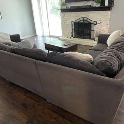 Large Sectional Couch – Dark Gray 