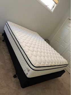 Mattress set -Queen