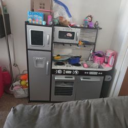 Play Kitchen
