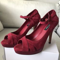 White House Black Market Heels Shoes
