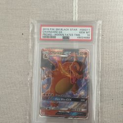 2019 Charizard SM211 PSA 10