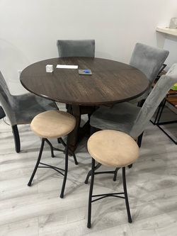 Moving sale Round Wood Pedestal Dining Table