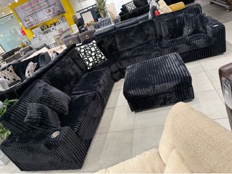 Long “L” Shape Sectional With Ottoman 💖💖💖